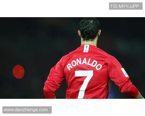 七号足球传奇球星的辉煌历程与影响力揭秘 七号足球传奇球星的辉煌历程与影响力揭秘